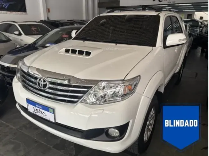 Toyota Hilux SW4 SRV D4-d 4X4 3.0 TDI Dies. AUT 2013