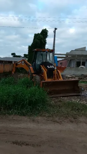 Retroescavadeira Caterpillar traçada 2007