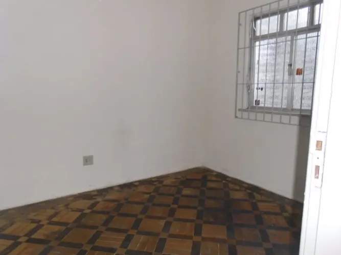 CASA COM 3 SALAS, 4 QUARTOS, 3 BANHEIROS, COZINHA, ÁREA, DEPS COMPS, TERRAÇO COM CHURRASQU