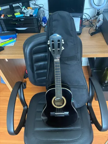 Cavaquinho Vogga preto + capa e palheta