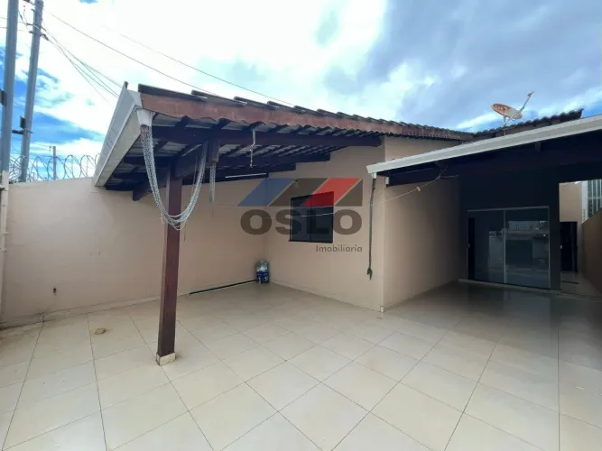 CASA MOBILIADA COM TRES QUARTOS SENDO UM SUITE NA REGIÃO MOINHO DOS VENTOS