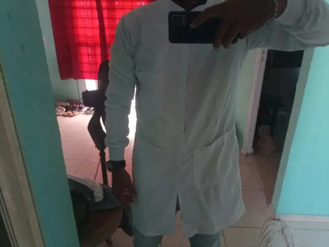 Jaleco Novo tamanho P. Sem marcas ou manchas