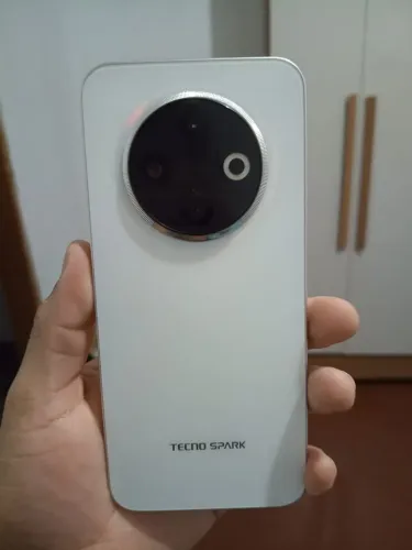 Vende-se um celular TECNO SPARK 30 C com 6 meses de uso