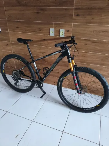 Queen xl plus em estado de nova!