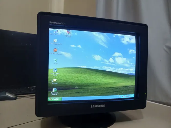 Monitor CRT Samsung syncmaster 793v