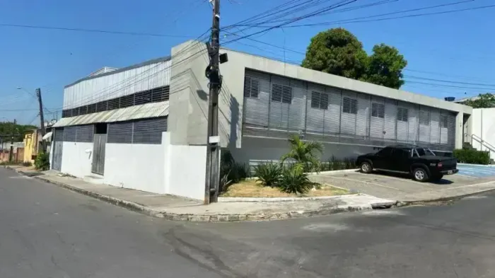 Imóvel para aluguel e venda possui 790 metros quadrados em Novo Aleixo - Manaus - AM