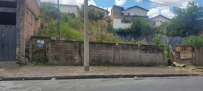 Lote / Terreno com 1 quarto à venda em Belo Horizonte