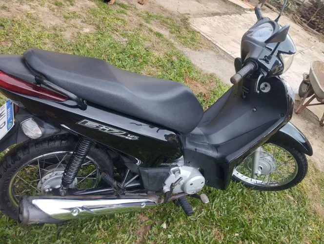 Biz da minha esposa, moto bem conservada,