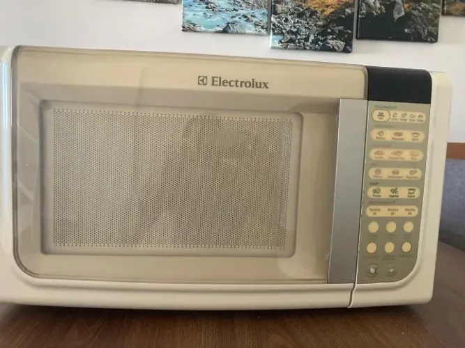 Micro-ondas Electrolux MEF 33 (Para Conserto ou Retirada de Peças)