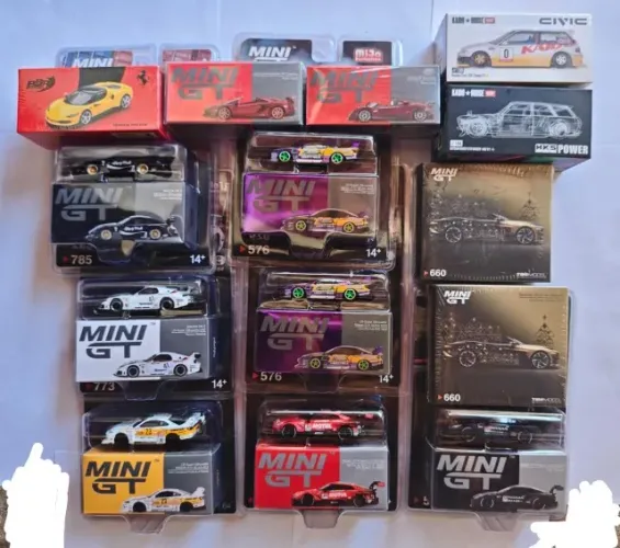 Lote Premium 1:64 - MINI GT, BBR e Kaido House - 12 Lacrados - 2 ABERTOS