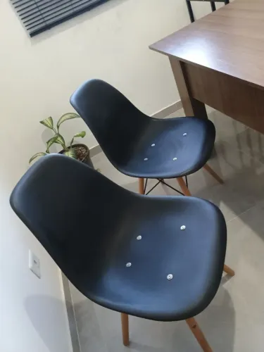 Duas lindas cadeiras Eames