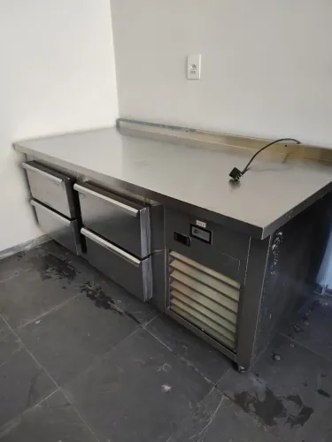 Balcão Refrigerado de Inox baixo para Cocção de 4 Gavetas