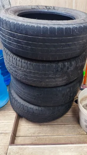 Pneus 215/65 - R16 Michelin e Firestone