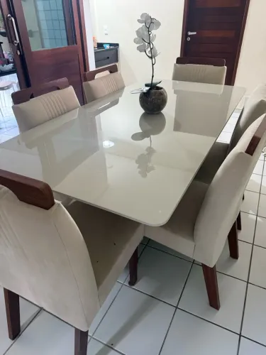 Mesa de jantar com 6 cadeiras