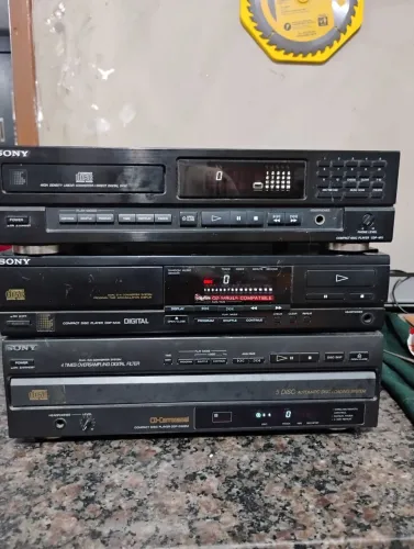 Lote de CD players Sony (leia com atenção)