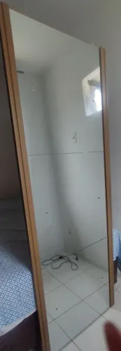 Espelho Com Moldura e fundo de madeira 