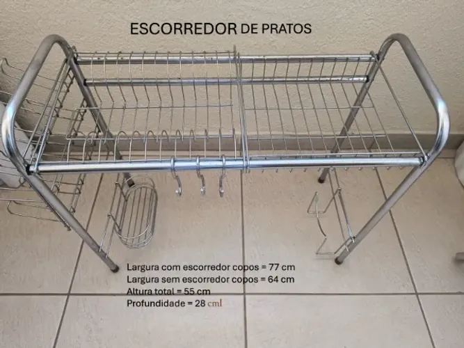 Escorredor de pratos e copos em excelente estado. Bom para ser usado sobre a pia. 