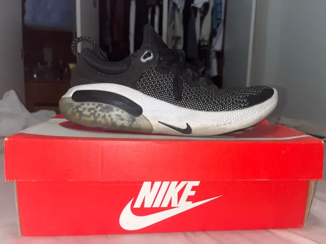 Tênis Nike joyride 