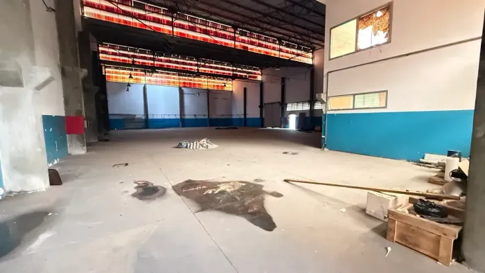 Galpão 2700m2 área construída, terreno 3700m2 para locação em Alphaville