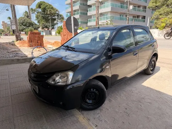 Toyota Etios XS 1.5 Flex 16V 5P Mec. 2014