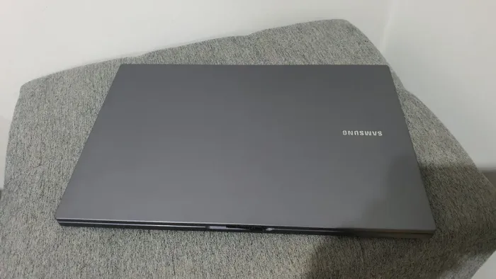 Samsung Book 550XDA - 4GB RAM + SSD NVMe 256GB