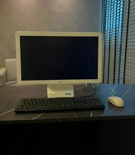 PC ALL in one LG - 4gb RAM SSD 128gb 21 polegadaa