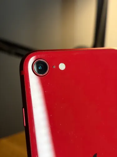 iPhone SE 128GB - Em ótimo estado 