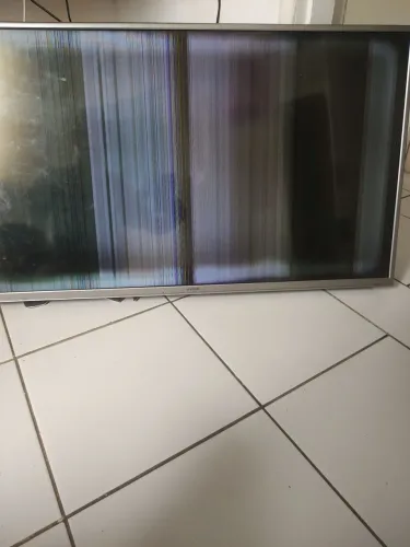 Tv Toshiba 43 c/defeito