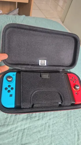 NINTENDO SWITCH OLED NA CAIXA COM ACESSÓRIOS