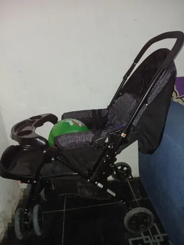 Estou vendendo um carrinho de bebê., usado em boas condições 