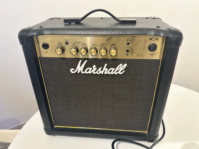 Amplificador Marshall MG15