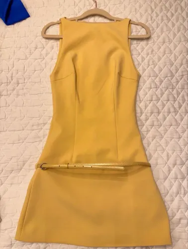 Vestido Zara amarelo curto tamanho pp