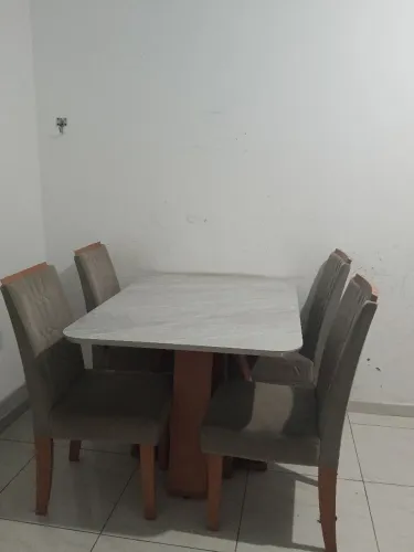 Vendo Mesa 4 cadeiras