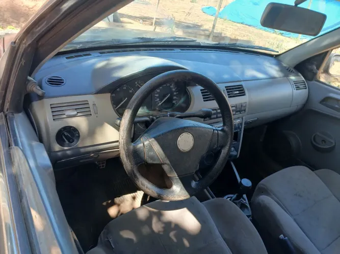Volkswagen Gol Geração III 1.6 MI 8V Gasolina Mec. 4P 2000