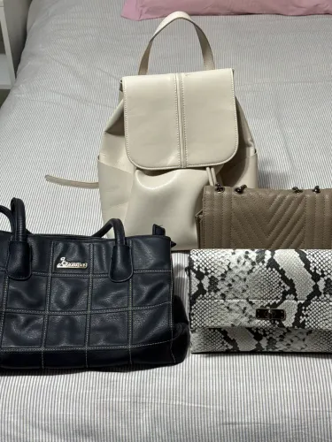 Lote de bolsas em excelente estado