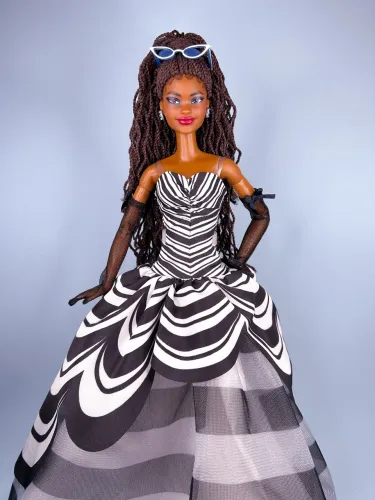 Boneca Barbie 65th Anniversary Blue Saphire Brooklyn Made to Move
