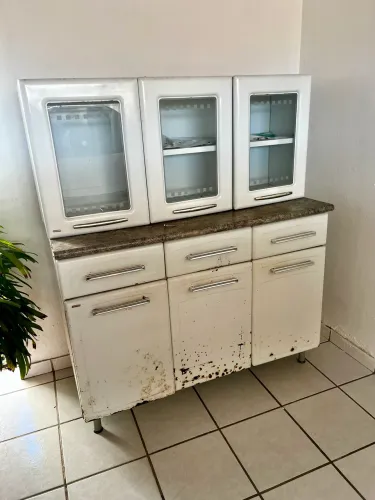 2 Armários por 127 com Marcas de uso