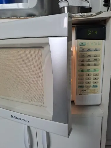 Micro-ondas Electrolux branco 28 litros 