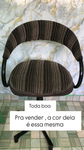 Cadeira de salão , toda boa 