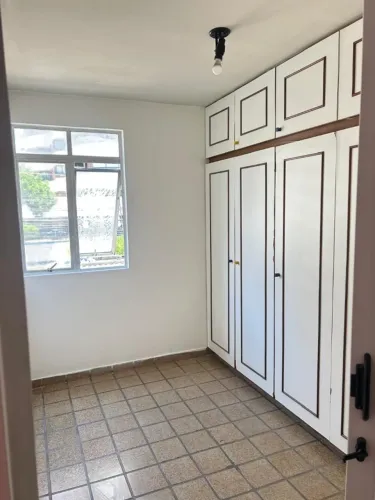 Alugo apartamento na ponta verde, vizinho ao palato (Rua Dep.José Lages)