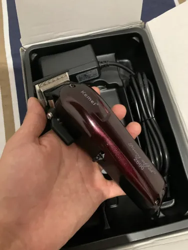 MÁQUINA DE CORTAR CABELO KEMEI KM-2600 - NOVA!