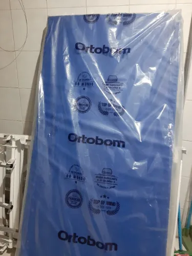 Vendo colchão Ortobom em napa 1,88m x 0,88m x 12c; novo, serve cama hospitalar