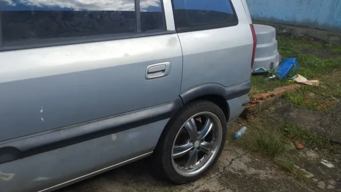 Rodas Aro 18 Deep Dish com Pneus - Compatível com GM, Fiat e Jeep