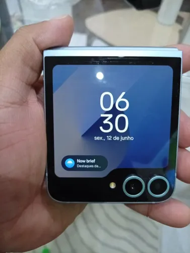 Samsung Galaxy Z Flip 6
