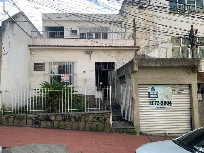 Imóvel para aluguel possui 191 metros quadrados com 5 quartos em Vila Flávia - Duque de Ca