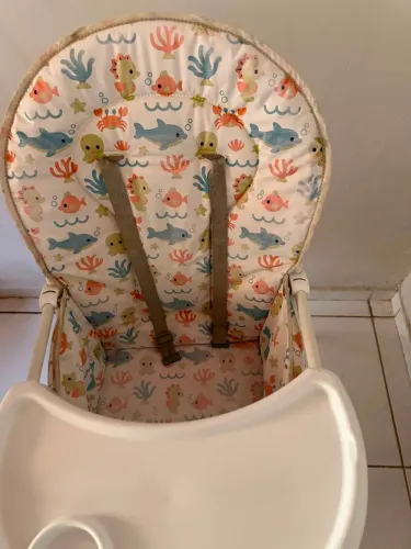 Cadeirinha de alimentação