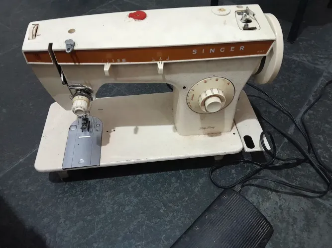 Máquina SINGER ZIG ZAG