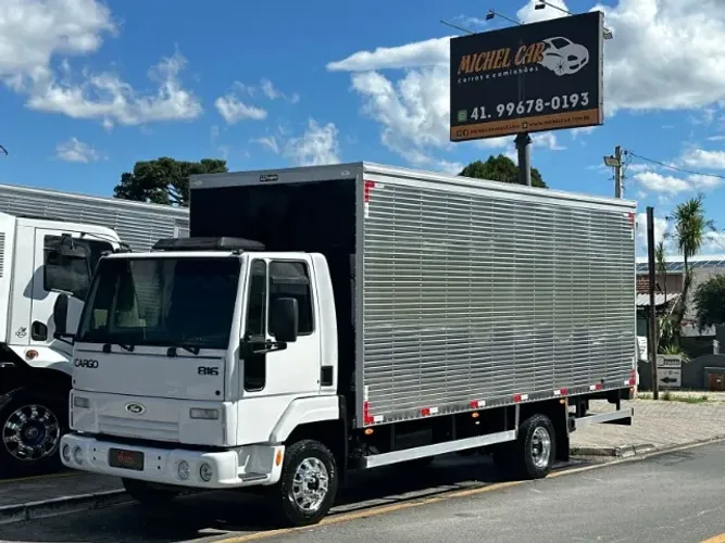 Ford Cargo 816 s 2013 Baú novo 