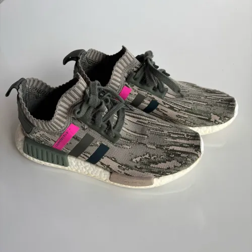 Tênis Adidas NMD R1 camuflado