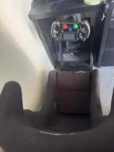 Simulador de Corrida Completo MOZA R9 + Cockpit + Pedais + Bass Shaker (Imersivo)